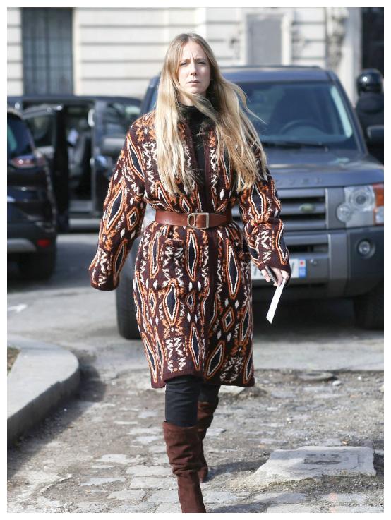 谁说针织开衫是衣柜里的龙套单品?针织开衫这样穿,优雅有气质