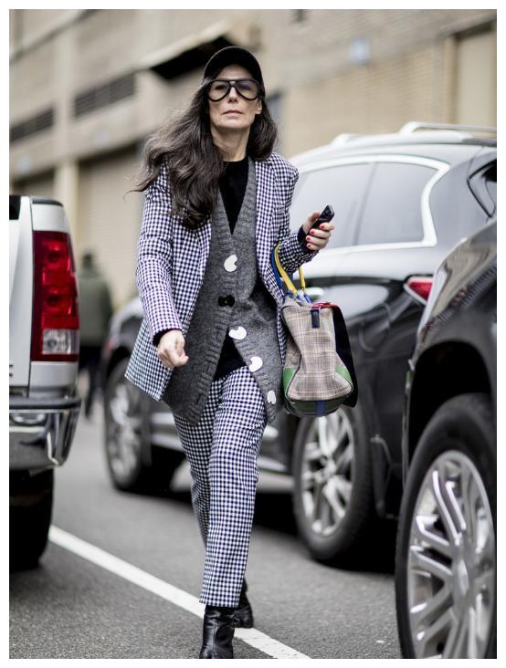 谁说针织开衫是衣柜里的龙套单品?针织开衫这样穿,优雅有气质