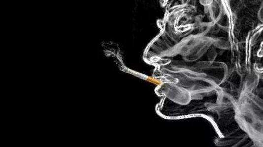 抽烟毁的并非只是自己，更影响孩子，二手烟三手烟危害知多少？