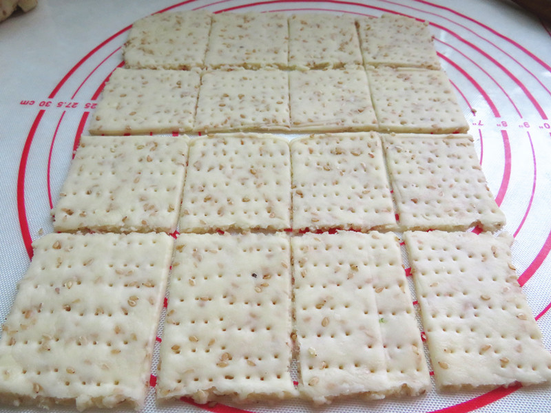 这饼干孩子带去学校被抢光，又香又酥，同学都问在哪儿买的！