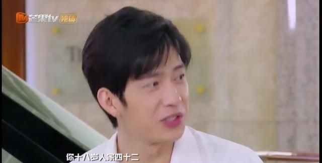 出生28天被父母抛弃，靠奶奶捡废品养大，如今他是身家过亿的明星