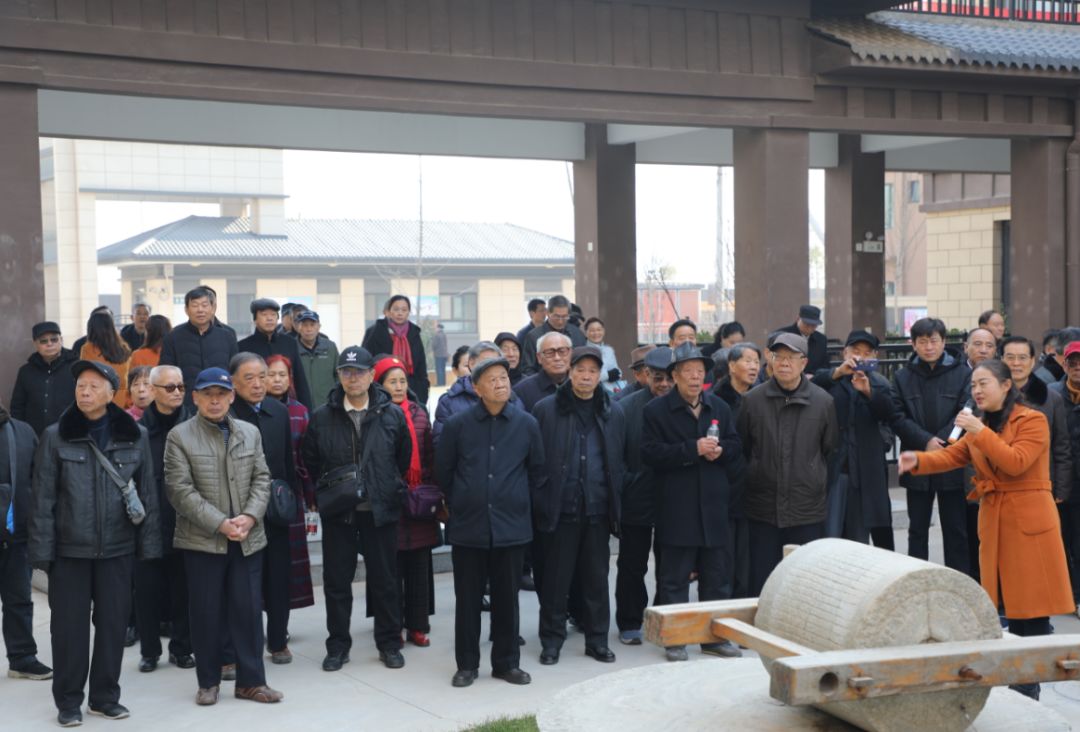 全市老干部观摩中心城区教育基础设施建设