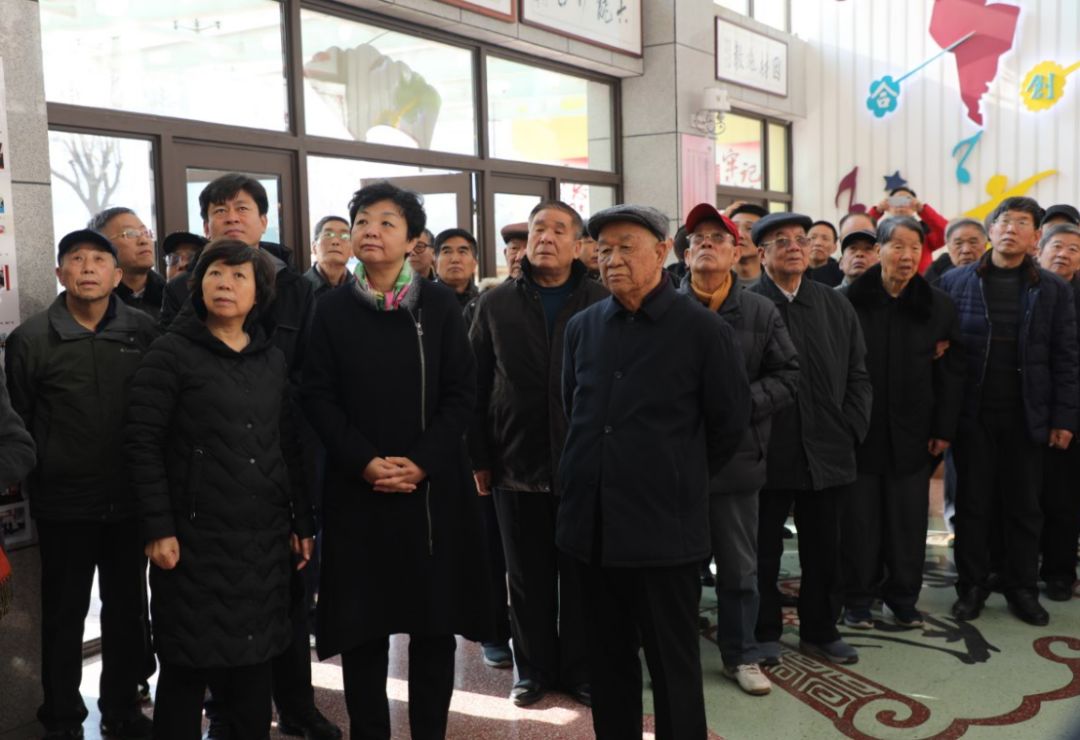 全市老干部观摩中心城区教育基础设施建设