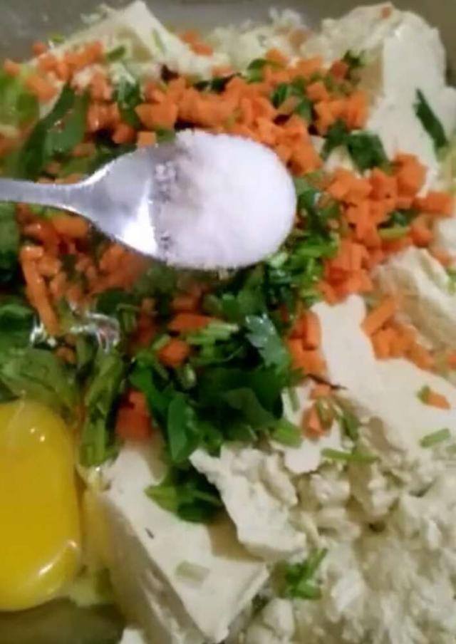 大豆腐新吃法，没有点技术还真做不好