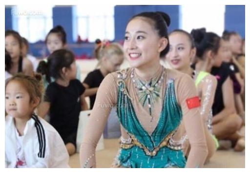 曾被封为亚洲体坛五大女神，4人颜值依旧美，她整成“塑胶娃娃”