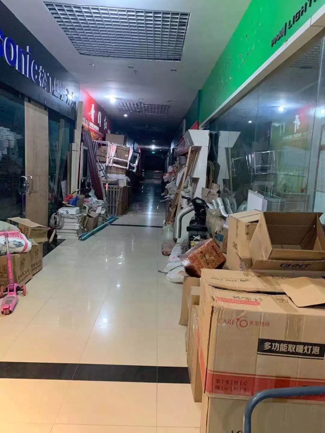 火灾隐患多，贵阳一灯饰广场被责令整改