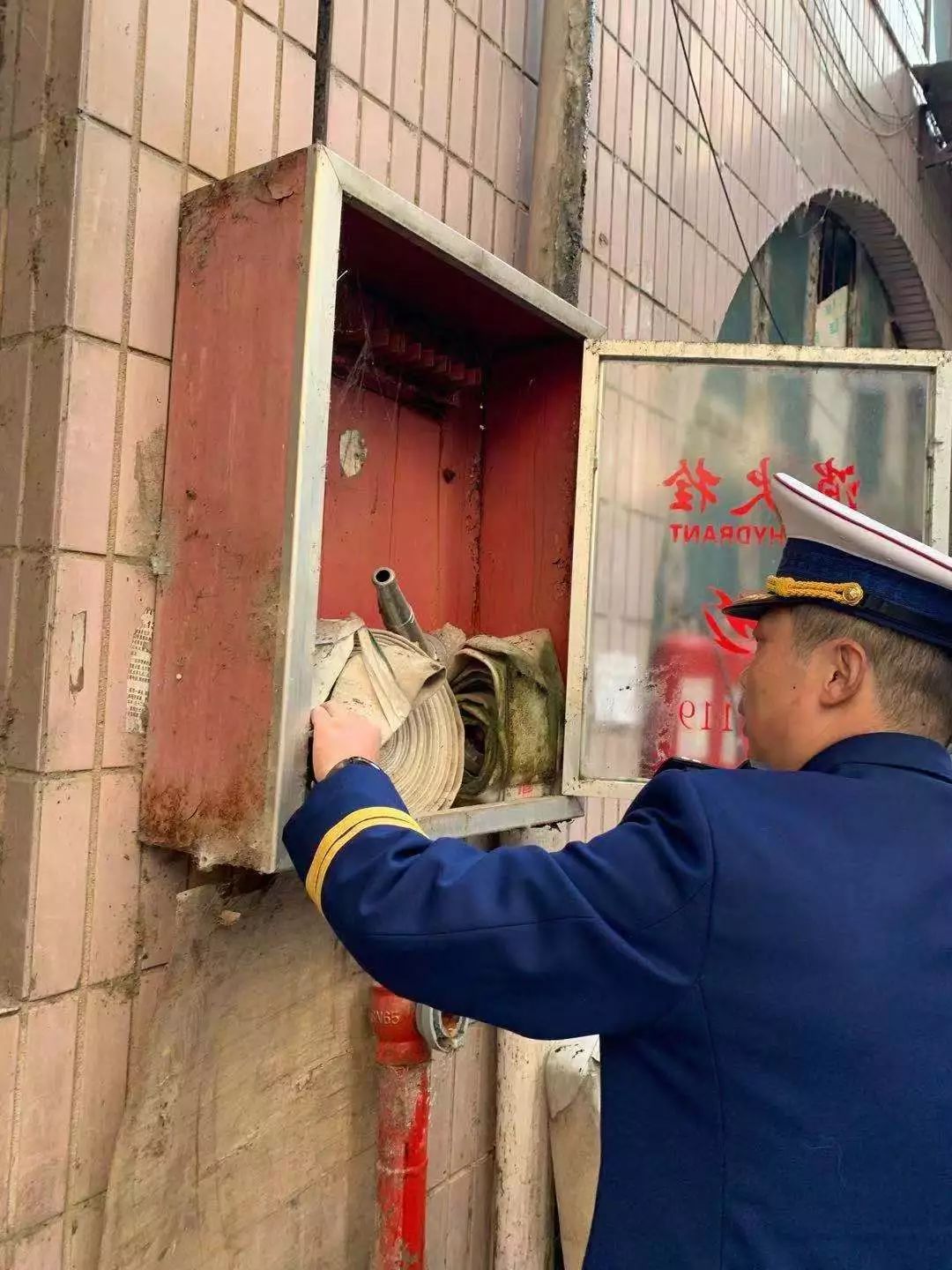 火灾隐患多，贵阳一灯饰广场被责令整改