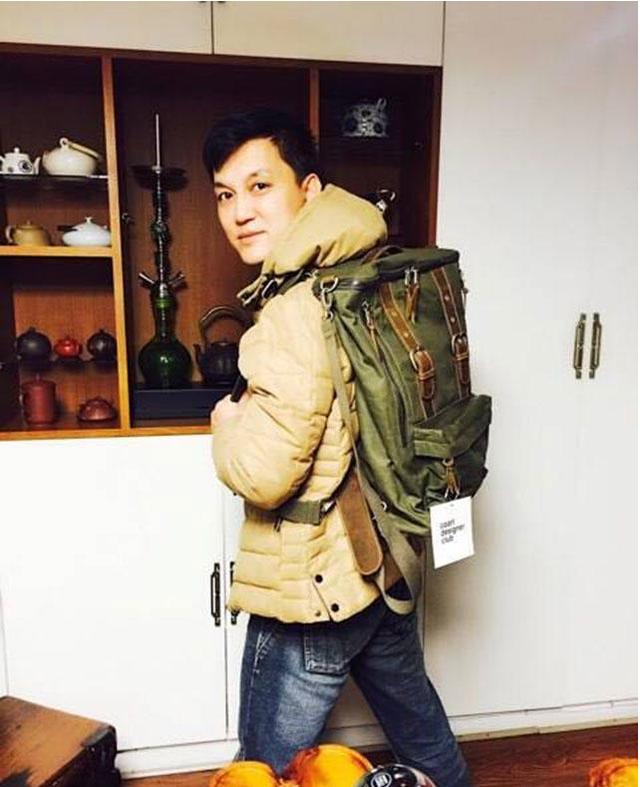 晒晒主持人李锐的家，女儿在家学钢琴和插花，从小就要富养女儿