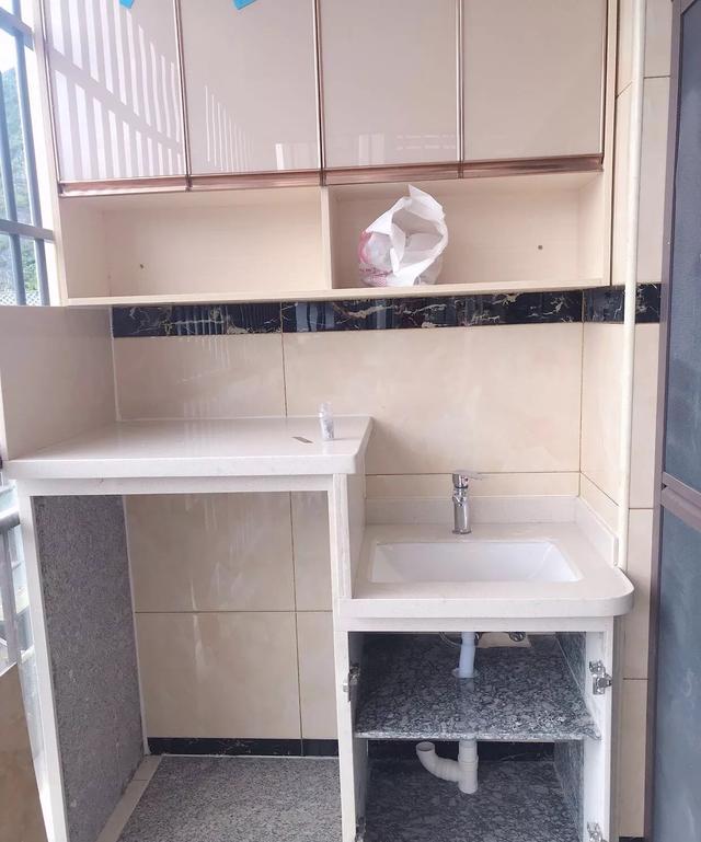 装了3个月的新房总算完工，老公亲手做水刀拼花，欧式效果真好看