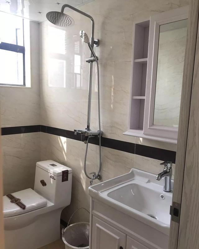 装了3个月的新房总算完工，老公亲手做水刀拼花，欧式效果真好看