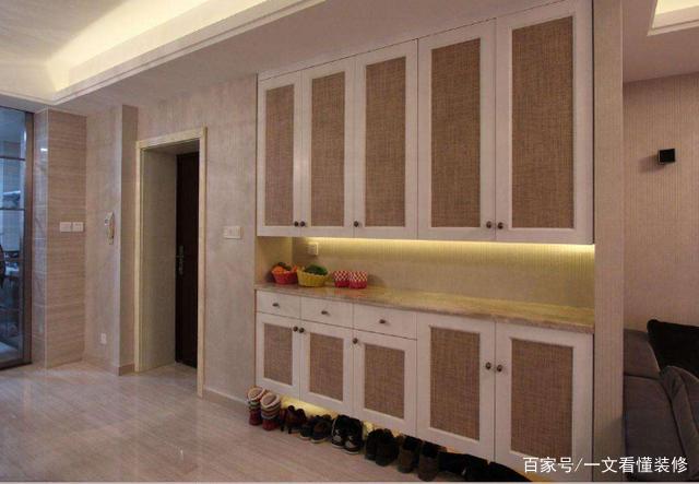 聪明人在装修时：鞋柜底部都会“留空”，干净还美观，不必纠结