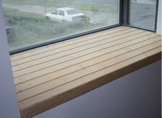 头一次见飘窗用这种材料装修，太聪明了，比铺大理石好看多了