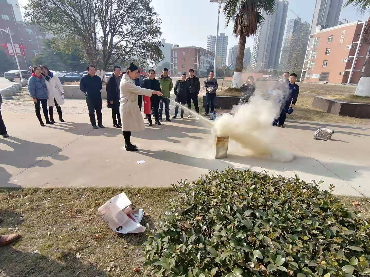 柴桑区一中开展消防器材使用演练活动