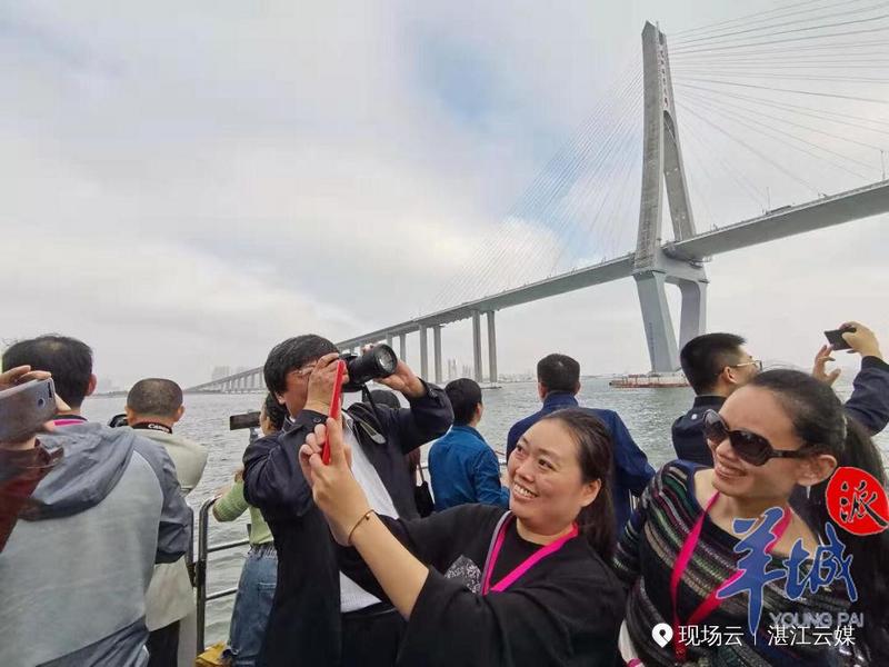 探访宝钢湛江钢铁基地：畅游湛江湾，感受生态海岛旅游