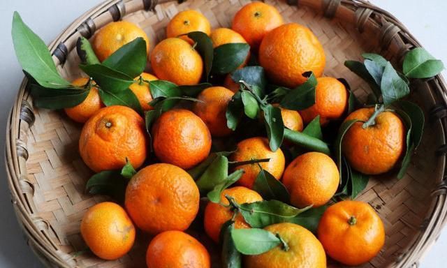 用桔子汁做饼干?榨汁和面烤一烤,一口一个酸甜可口