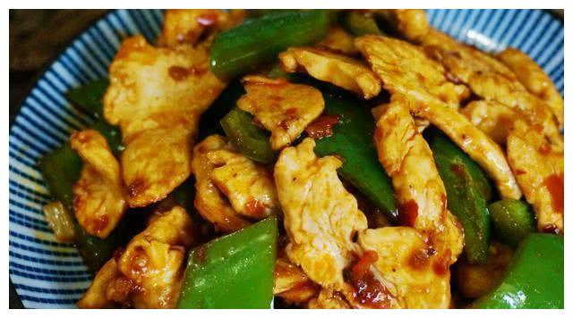 美食推荐：红烧油豆腐塞肉，炸土豆脆条，香辣鸡片，茄汁蘑菇