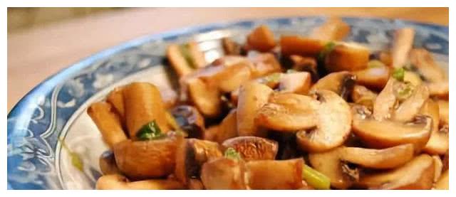 美食推荐：红烧油豆腐塞肉，炸土豆脆条，香辣鸡片，茄汁蘑菇