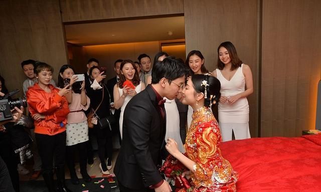 31岁奥运“五金王”邹凯与娇妻诞一子，妻美子萌
