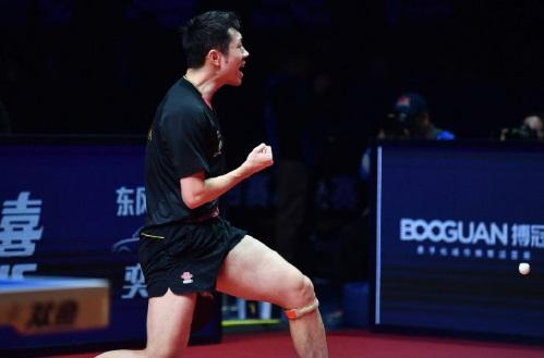 国乒疯狂一夜！许昕展现钢铁意志，宠粉不改时间，张本智和被打服