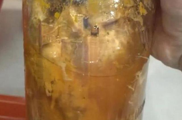 媳妇把猪肉塞瓶子里，不加水密封，10天那味道吃起来爽