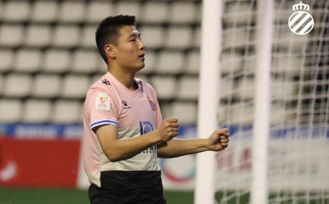 8.5分!武磊梅开二度获全场最佳,蝎子摆尾堪称艺术品