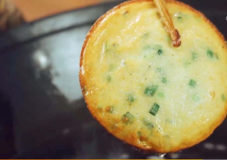 大豆大米做小油饼，做起来简单方便，超级好吃哦！