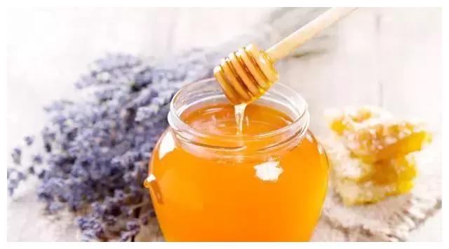 “猪油”状蜂蜜是真是假？这4个辨别真假蜂蜜的方法你都知道吗？
