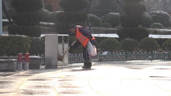 67秒丨降雪导致路面湿滑 潍坊部分东行客运线路停发