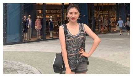 中国奥运五金王，成就领先李宁，28岁娇妻是体操女神、韵味十足