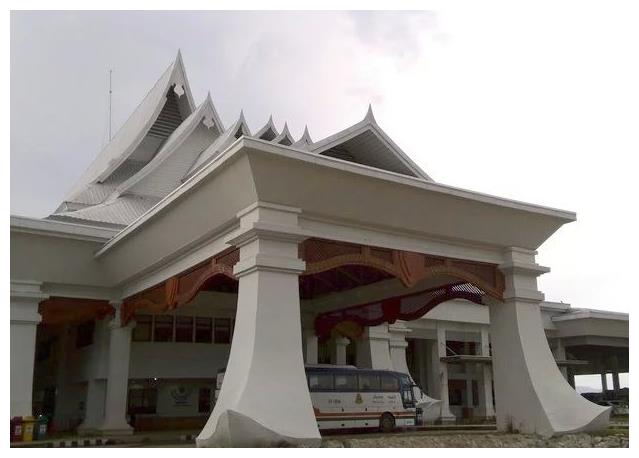 世界上被拍照最多的卫生间，外形典雅堂皇，被游客当成艺术品