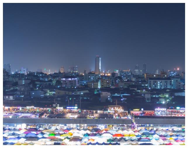 世界上被拍照最多的卫生间，外形典雅堂皇，被游客当成艺术品