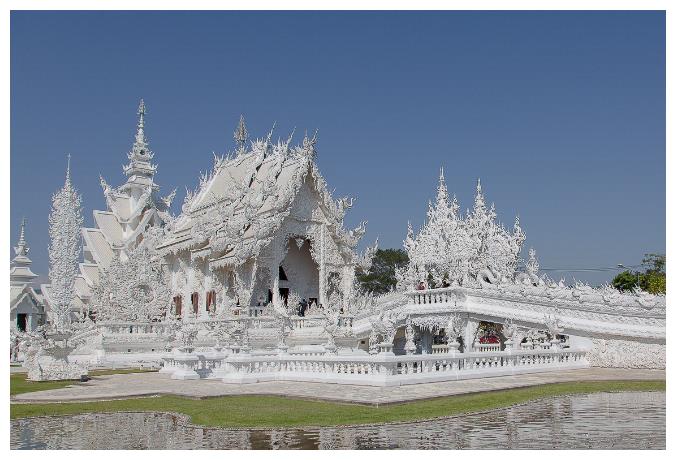 世界上被拍照最多的卫生间，外形典雅堂皇，被游客当成艺术品