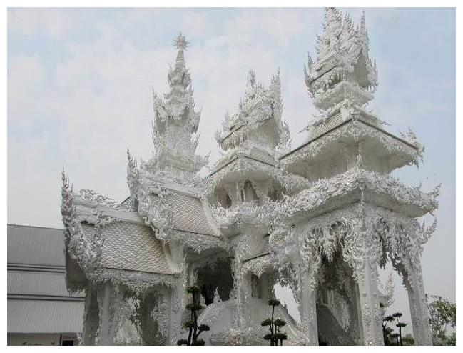 世界上被拍照最多的卫生间，外形典雅堂皇，被游客当成艺术品