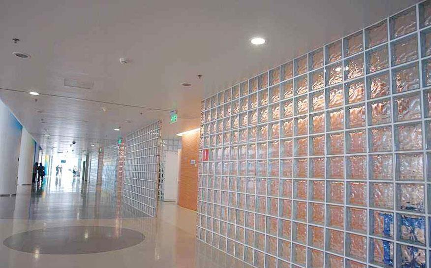 装修中使用玻璃砖进行隔断及其他装饰，效果超出想象，你家也可以