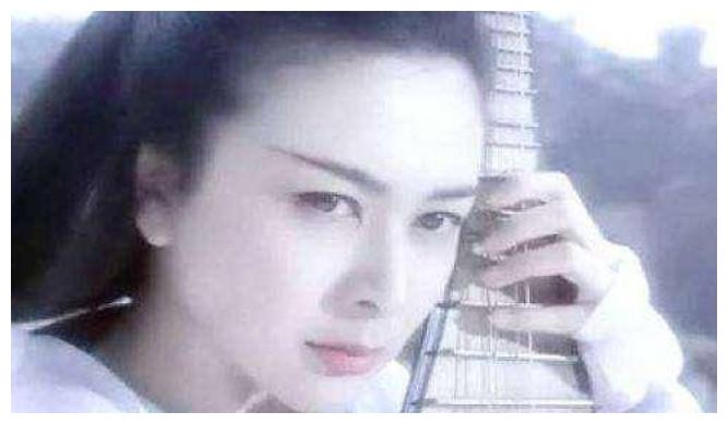 刘诗诗郑爽杨颖关之琳刘亦菲蒋勤勤，古装美女弹乐器谁更经典？