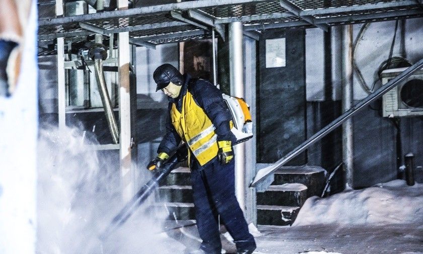 哈尔滨铁路部门加强机车养护工作 确保旅客安全出行