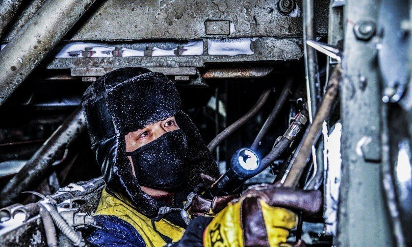 哈尔滨铁路部门加强机车养护工作 确保旅客安全出行