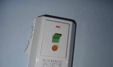 我家里客厅空调开20分钟，开关就跳闸，怎么回事？空调的问题吗