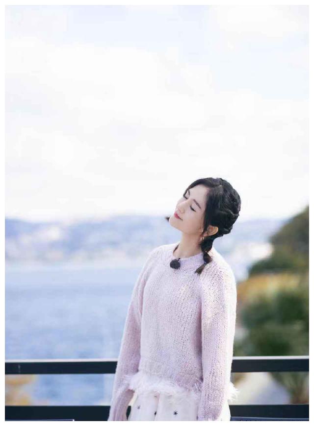 38岁谢娜陷入