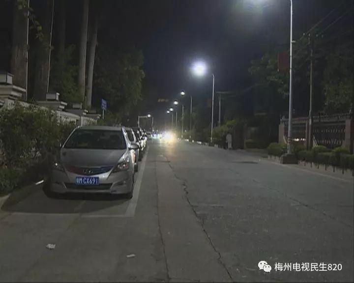 街道地处城区，竟然十多年都没路灯！这是怎么一回事？