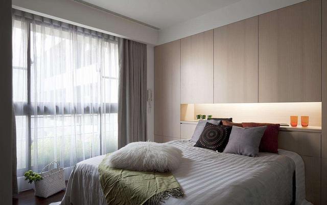 背景墙空间别浪费啦，打一排柜子，用处杠杠多，设计图案例都有