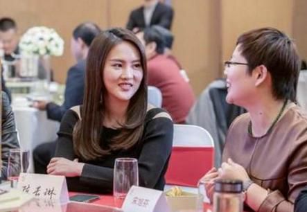 中国的奥运“五金王”，退役后变“大妈”，28岁回归女神行列