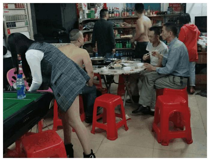 老公朋友经常来店里吃喝，要鱼要肉还拿店里烟酒，生意还怎么做