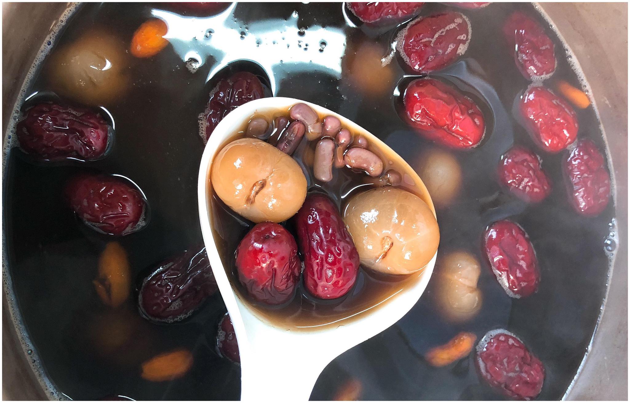 女人皮肤暗黄长斑?别急!早餐喝碗“三红”,养护皮肤显年轻!