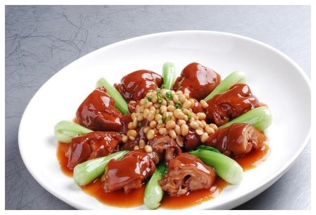 教你做大豆焖猪蹄，营养丰富肥而不腻，一盘都不够吃！