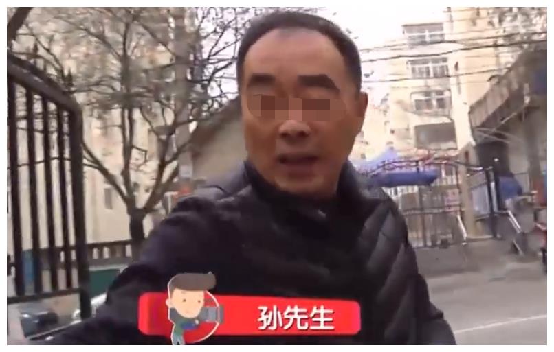 儿子智力有障碍，收废品时竟被人暴揍，母亲出面询问竟又被打倒！
