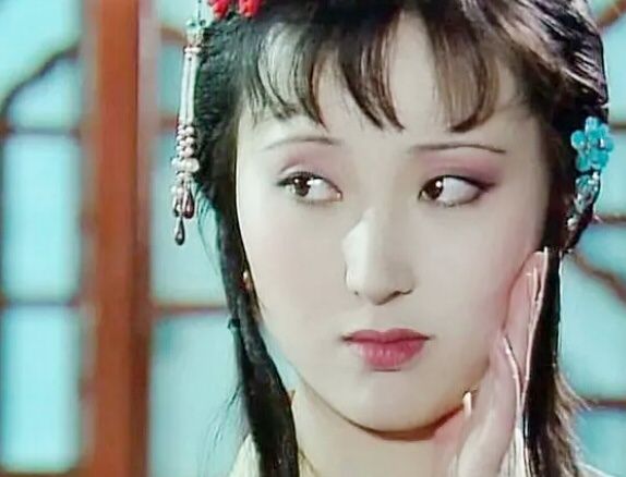 戴珍珠流苏头饰的古装女子：七仙女霸气、林黛玉娇柔，你喜欢谁