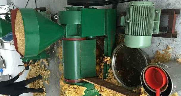 农村5斤大豆才能榨出一斤油，超市5升油只卖70块，差别在哪里？