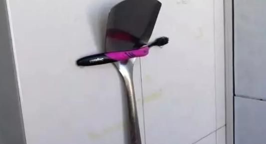 安顺：旧牙刷用吹风机吹一吹，厨房卫生间都能用上