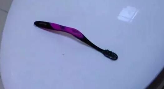 安顺：旧牙刷用吹风机吹一吹，厨房卫生间都能用上